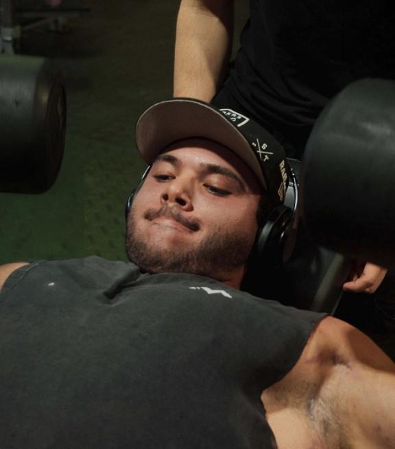 « Adonis – Dopés à la muscu ! ».